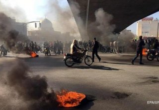 Іран, протести, ціни на бензин, акції непокори, Amnesty International, Алі Хаменеї, Иран, протесты, цены на бензин. 
