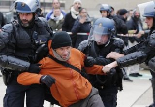 франція, протести, пенсійна реформа, профспілки, макрон, закрите метро, паралізований транспорт, франция, протесты, демонстрации. 