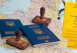 В Україні понад 30% опитаних не підтримує запровадження "паспортів вакцинації". Про це йдеться в результатах опитування, яке проводила компанія Research & Branding Group, передає УНН.