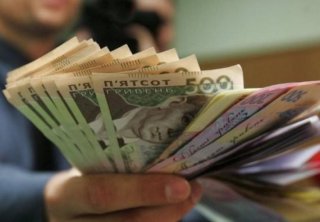 Мінімальна зарплата в Україні до кінця 2021 року повинна зрости до 6 500 гривень. Відповідна норма вже є закладена у законі.